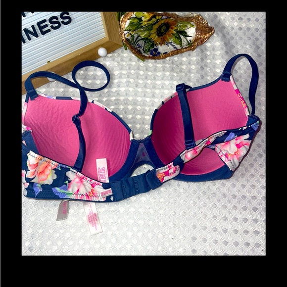 PINK Victoria Secret Bra - Picture 2 of 4